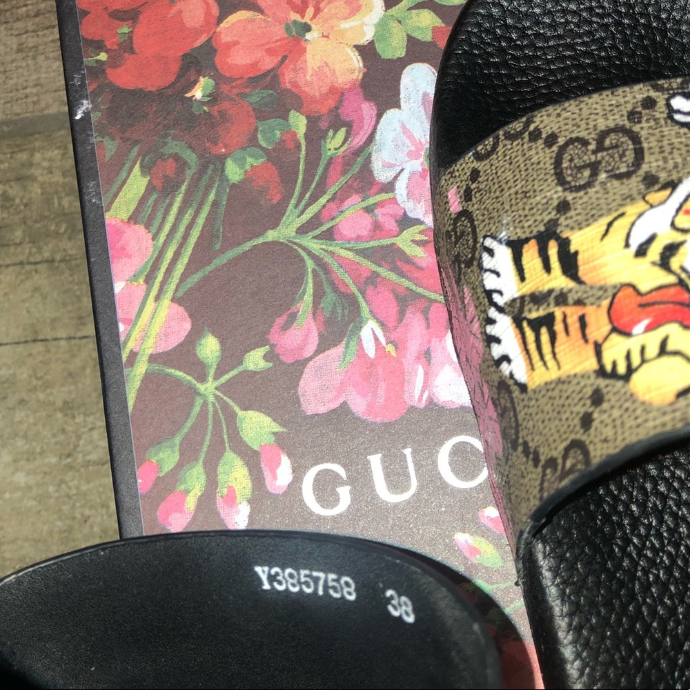 SOLD Gucci Slides - Picture 2 of 6